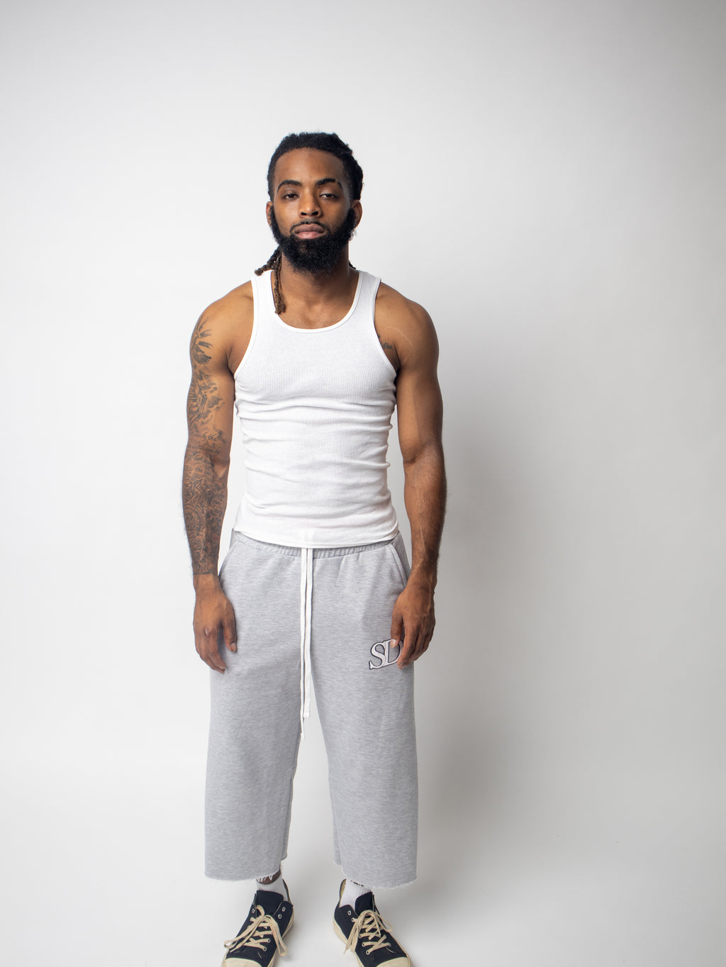GREY UNIFORM 3/4 SHORTS